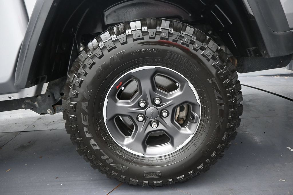Used 2020 Jeep Gladiator Rubicon AWD/4WD image 38