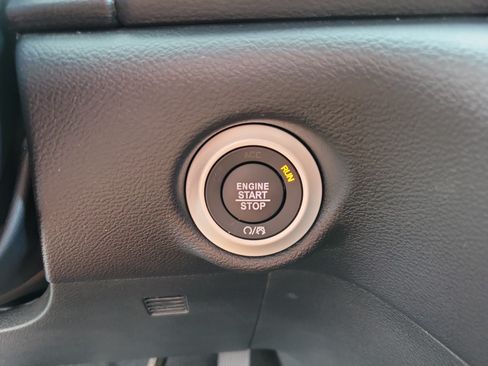 Used 2026 Chrysler Pacifica Select FWD image 19