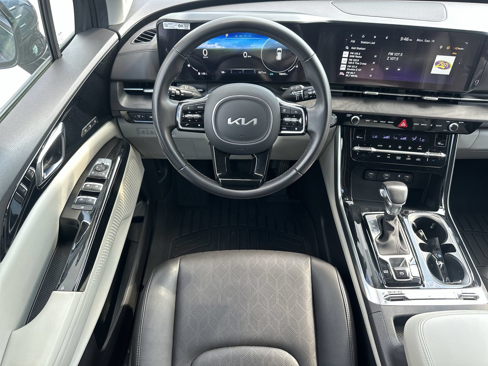 Used 2024 Kia Carnival SX FWD image 17