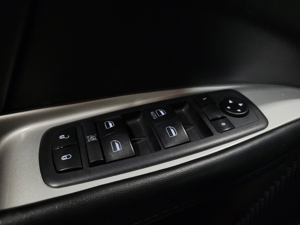 Used 2018 Dodge Journey SE FWD image 27
