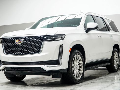 Used 2023 Cadillac Escalade Premium Luxury image 8