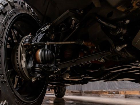 Used 2025 GMC Sierra 2500 AT4 w/ AT4 Premium Plus Package image 13