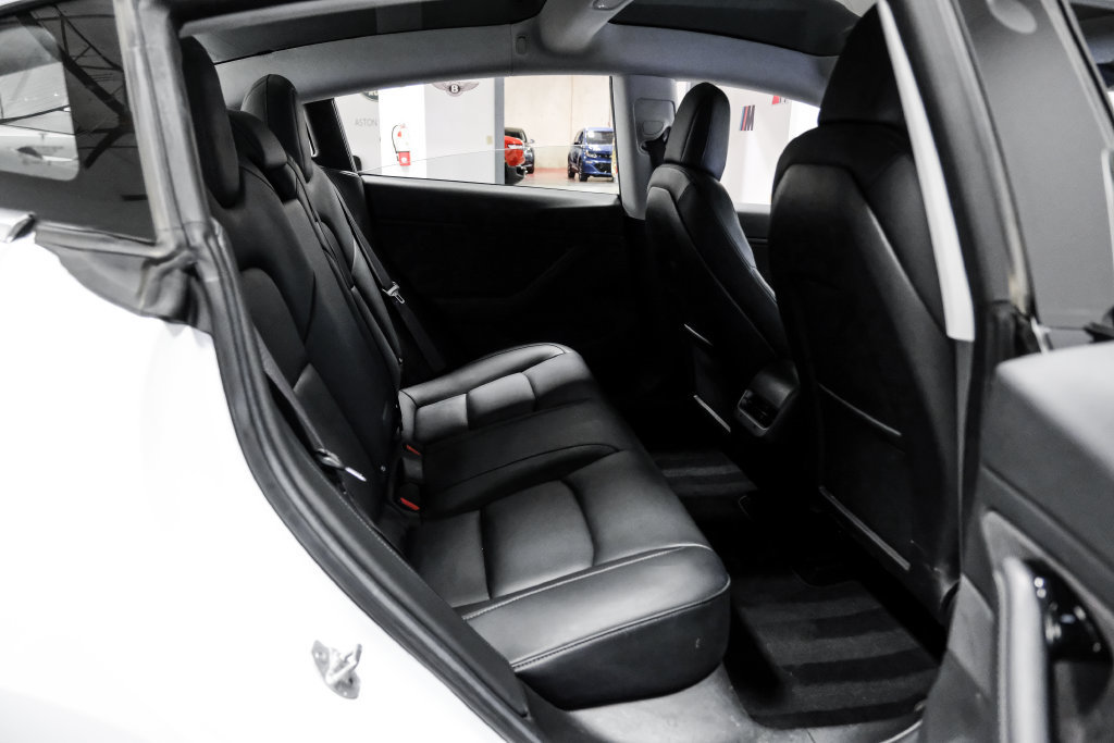 Used 2018 Tesla Model 3 Long Range RWD image 41