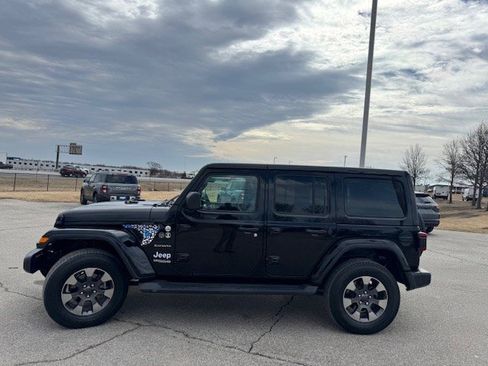 Used 2020 Jeep Wrangler Unlimited Sahara image 6