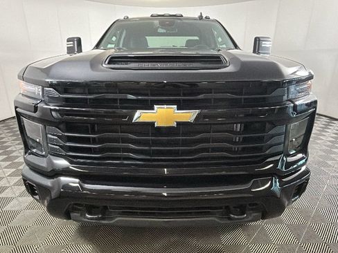 Used 2024 Chevrolet Silverado 2500 W/T w/ WT Convenience Package AWD/4WD image 8