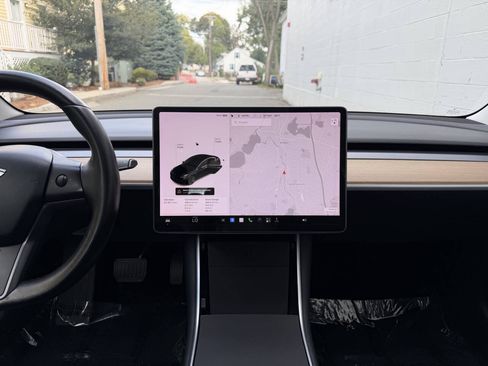 Used 2018 Tesla Model 3 Long Range AWD/4WD image 29