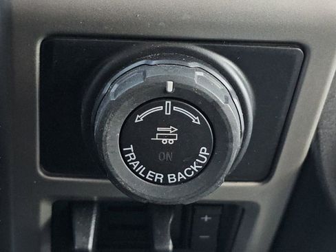 Used 2020 Ford F150 Lariat w/ Equipment Group 502A Luxury AWD/4WD image 12