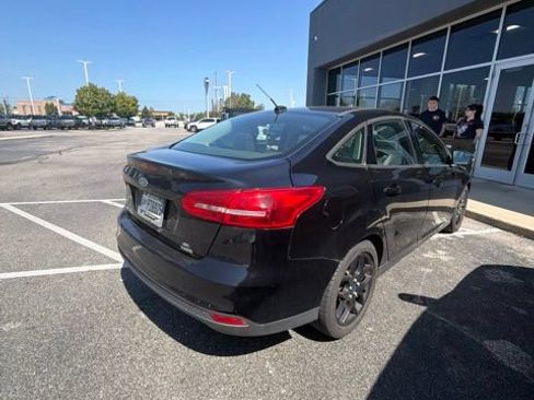Used 2016 Ford Focus SE FWD image 5