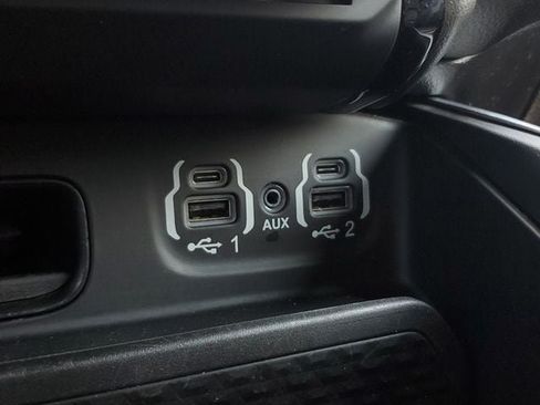 Used 2020 RAM 1500 Big Horn AWD/4WD image 32
