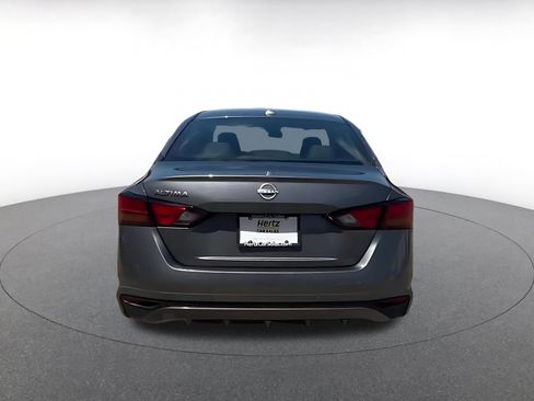 Used 2025 Nissan Altima 2.5 SV FWD image 12