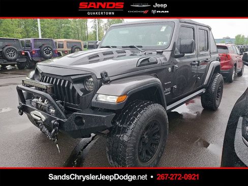 Used 2019 Jeep Wrangler Unlimited Sahara w/ Safety Group AWD/4WD image 1