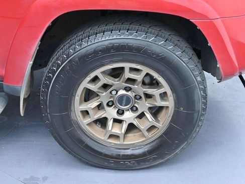 Used 2023 Toyota 4Runner 40th Anniversary SE AWD/4WD image 35
