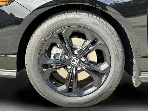 Used 2025 Honda Accord SE image 30