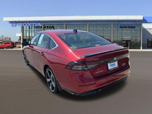 Used 2023 Honda Accord Sport image 3