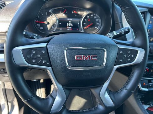 Used 2024 GMC Terrain SLT image 19