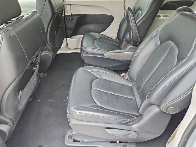 Used 2023 Chrysler Pacifica Touring-L FWD image 22