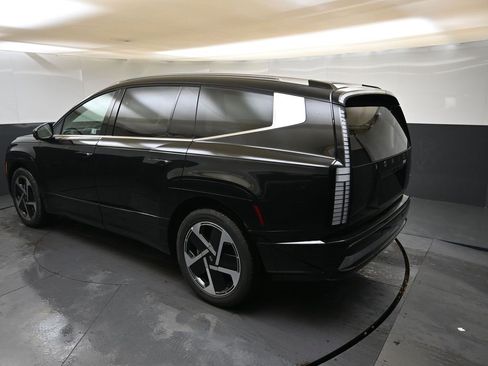 Used 2026 Hyundai Ioniq 9 Calligraphy image 2