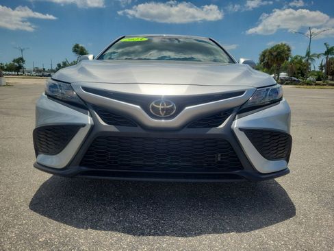 Used 2023 Toyota Camry SE FWD image 3