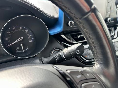 Used 2019 Toyota C-HR XLE image 25