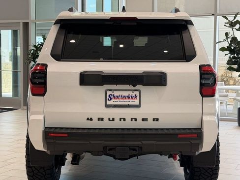 Used 2026 Toyota 4Runner SR5 AWD/4WD image 5