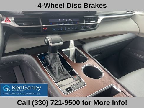 Used 2024 Toyota Sienna XLE image 34