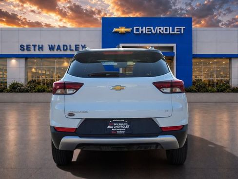 Used 2022 Chevrolet TrailBlazer LT w/ Convenience Package FWD image 6