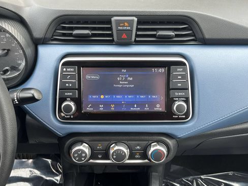 Used 2025 Nissan Versa SV FWD image 17