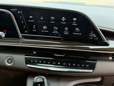 Used 2023 Cadillac Escalade ESV Premium Luxury AWD/4WD image 50