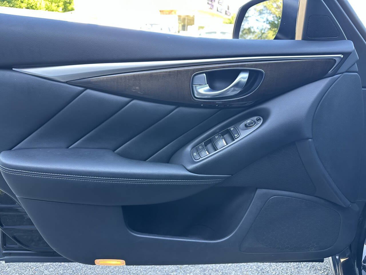 Used 2019 INFINITI Q50 Luxe w/ Essential Package (3.0T Luxe) AWD/4WD image 30