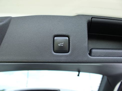Used 2024 Ford Escape SE FWD image 12