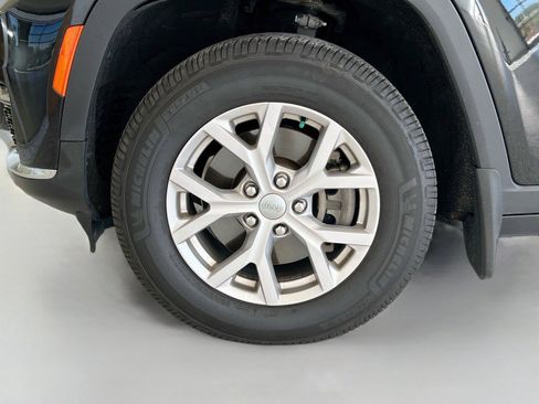 Used 2021 Jeep Grand Cherokee L Limited AWD/4WD image 29
