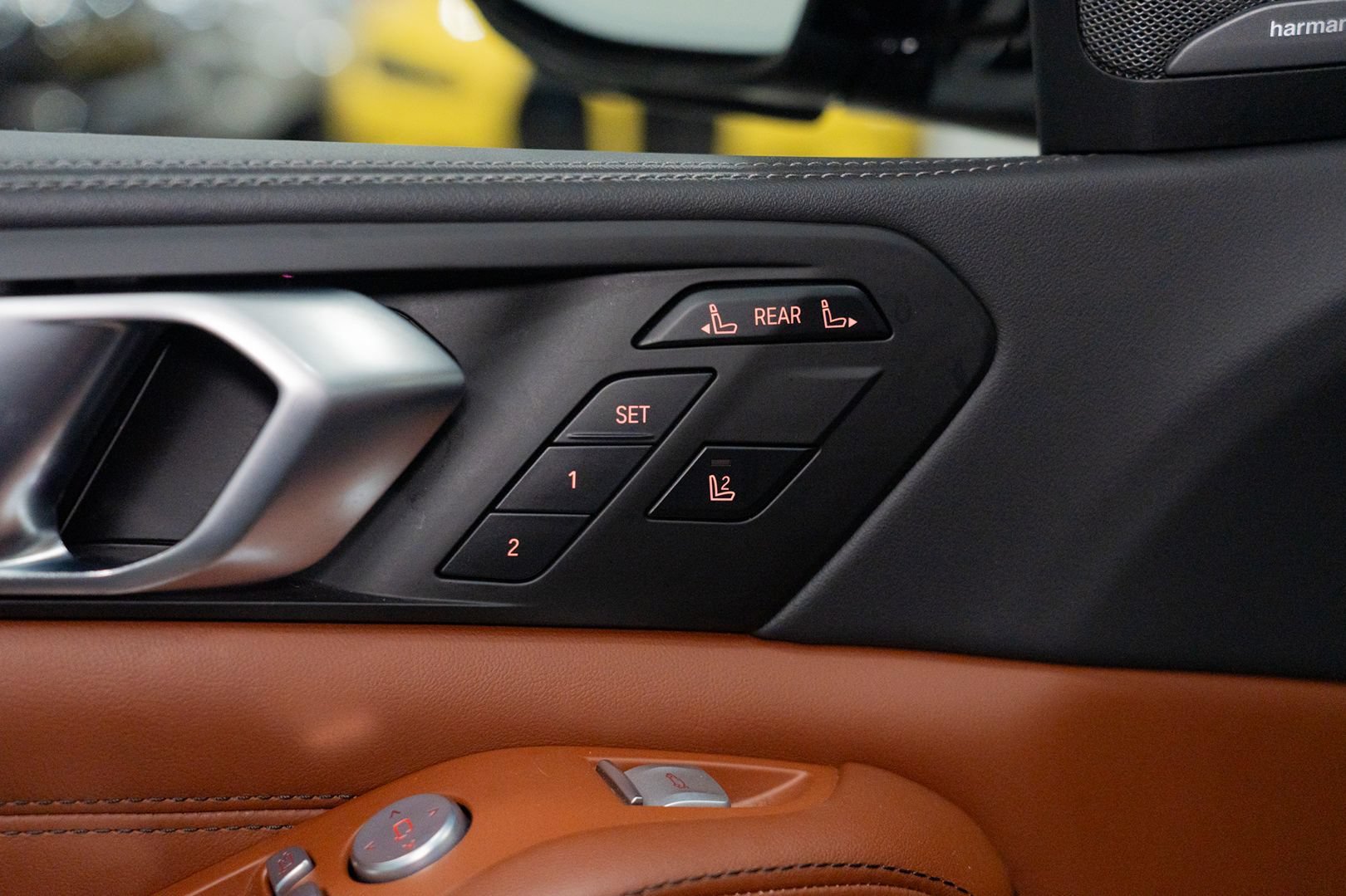 Used 2023 BMW X7 M60i AWD/4WD image 18