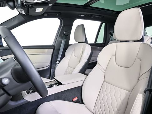 Certified 2026 Volvo XC90 B6 Plus w/ Protection Package Premier AWD/4WD image 7