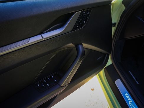 Used 2025 Porsche 911 Carrera image 17