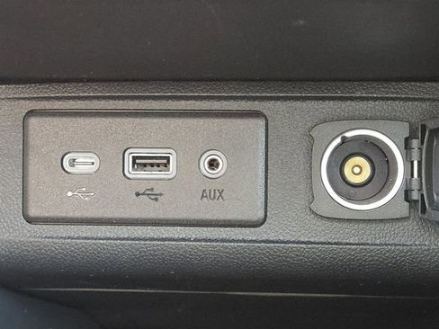 Certified 2023 Buick Encore GX Essence w/ Experience Buick Package FWD image 8