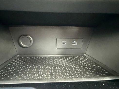 New 2025 Nissan Pathfinder SV image 36