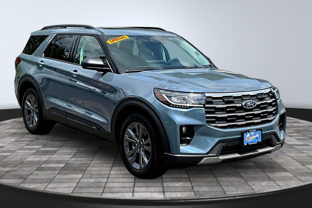 New 2026 Ford Explorer Active w/ Active Comfort Package AWD/4WD image 1