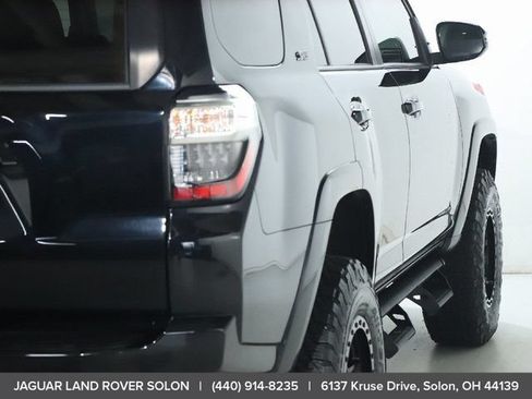 Used 2021 Toyota 4Runner SR5 Premium w/ Moonroof Package AWD/4WD image 8