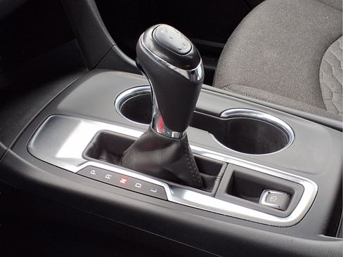 Used 2019 Chevrolet Equinox LT image 10