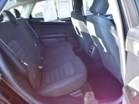 Used 2017 Ford Fusion SE w/ Fusion SE Technology Package FWD image 38