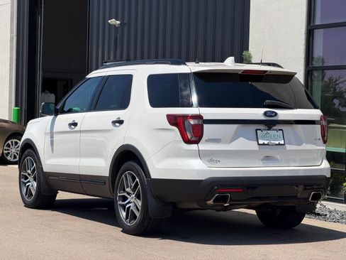 Used 2016 Ford Explorer Sport w/ Equipment Group 401A AWD/4WD image 3