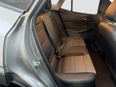 Used 2024 Chevrolet Trax LT image 31