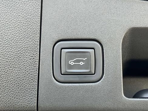 Used 2023 Cadillac XT4 Premium Luxury w/ Enhanced Visibility Package image 12