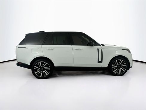 Certified 2023 Land Rover Range Rover SE image 4