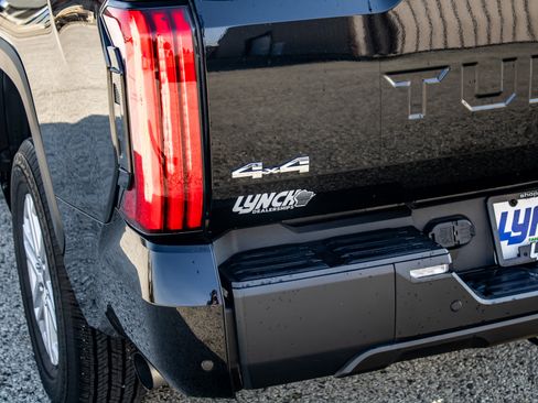 Used 2023 Toyota Tundra SR5 AWD/4WD image 14