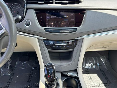 Used 2023 Cadillac XT5 Premium Luxury w/ Technology Package AWD/4WD image 15