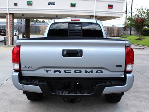 Used 2016 Toyota Tacoma TRD Sport w/ Towing Package RWD image 6