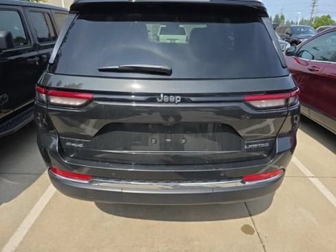 Used 2023 Jeep Grand Cherokee Limited AWD/4WD image 11