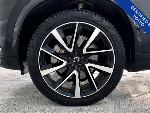 Certified 2024 Volvo XC90 B6 Ultimate w/ Protection Package Premier image 11