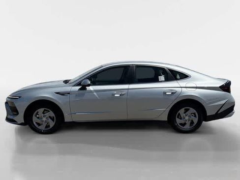 New 2026 Hyundai Sonata SE FWD image 2